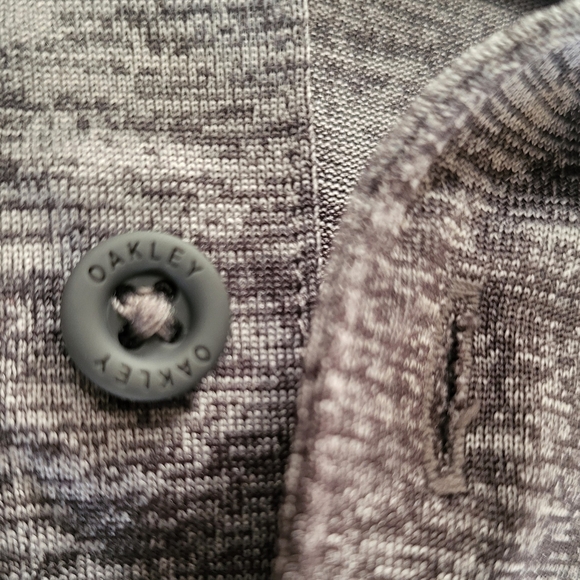 Oakley Men's Gray Polo Shirt. Size L - Picture 4 of 11